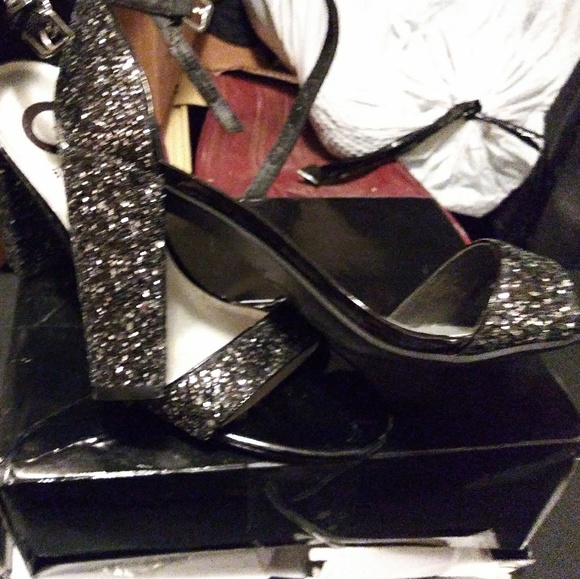 Heels - Picture 4 of 5